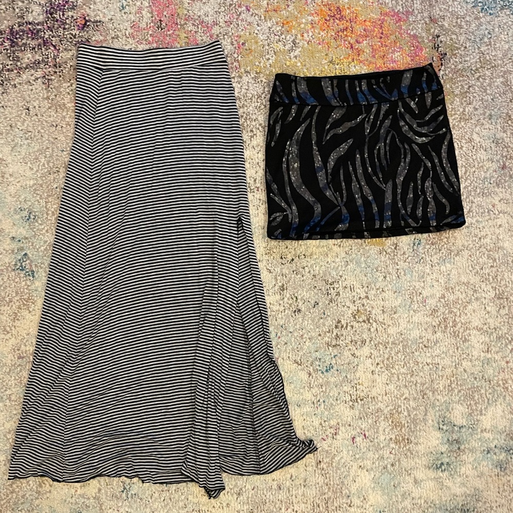 Bundle 2 womens/juniors skirts size medium/large